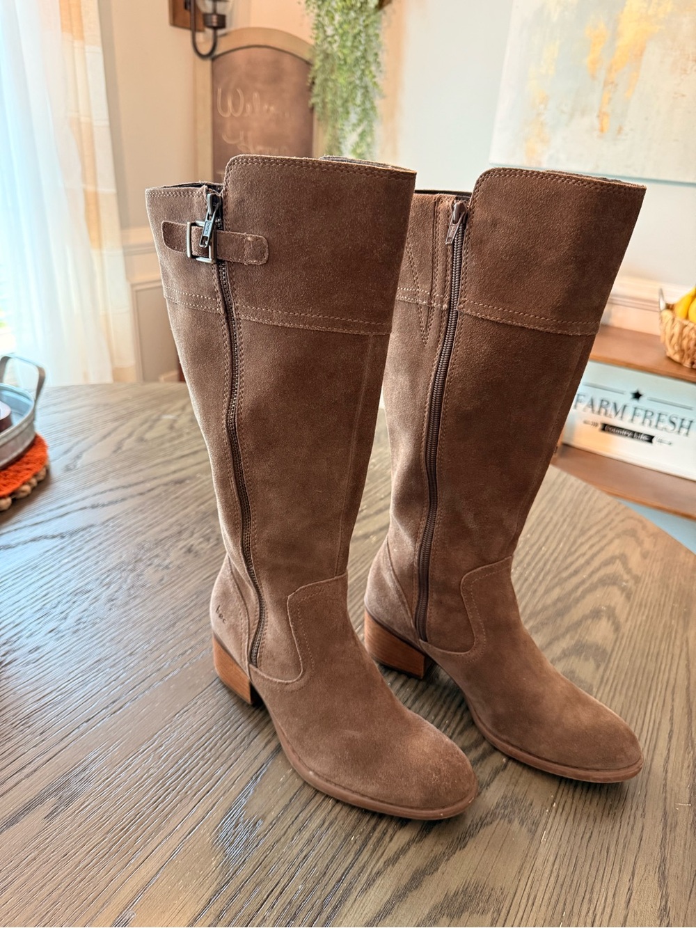 b.ø.c. Born Concept "Fannar” Suede Knee-High Riding Boots in Tan Sz 7